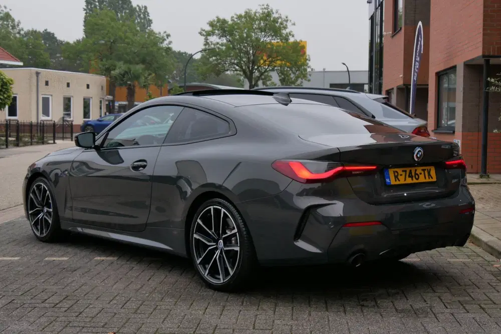 BMW 4-serie 4-serie Coupé 420i High Executive. m sport uit 2022, foto 6