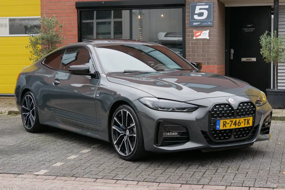 BMW 4-serie 4-serie Coupé 420i High Executive. m sport uit 2022, foto 9