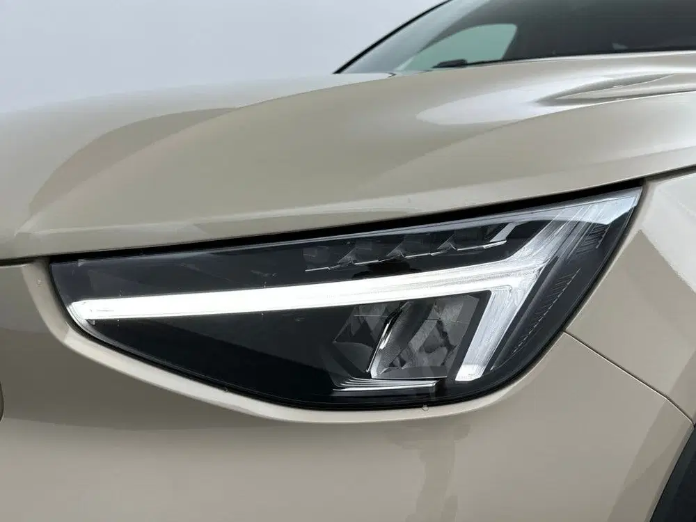 Volvo EX40 Extended Range Plus Europa Dark uit 2026, foto 10
