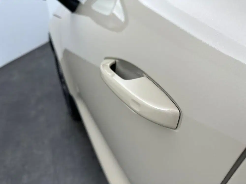 Volvo EX40 Extended Range Plus Europa Dark uit 2026, foto 13