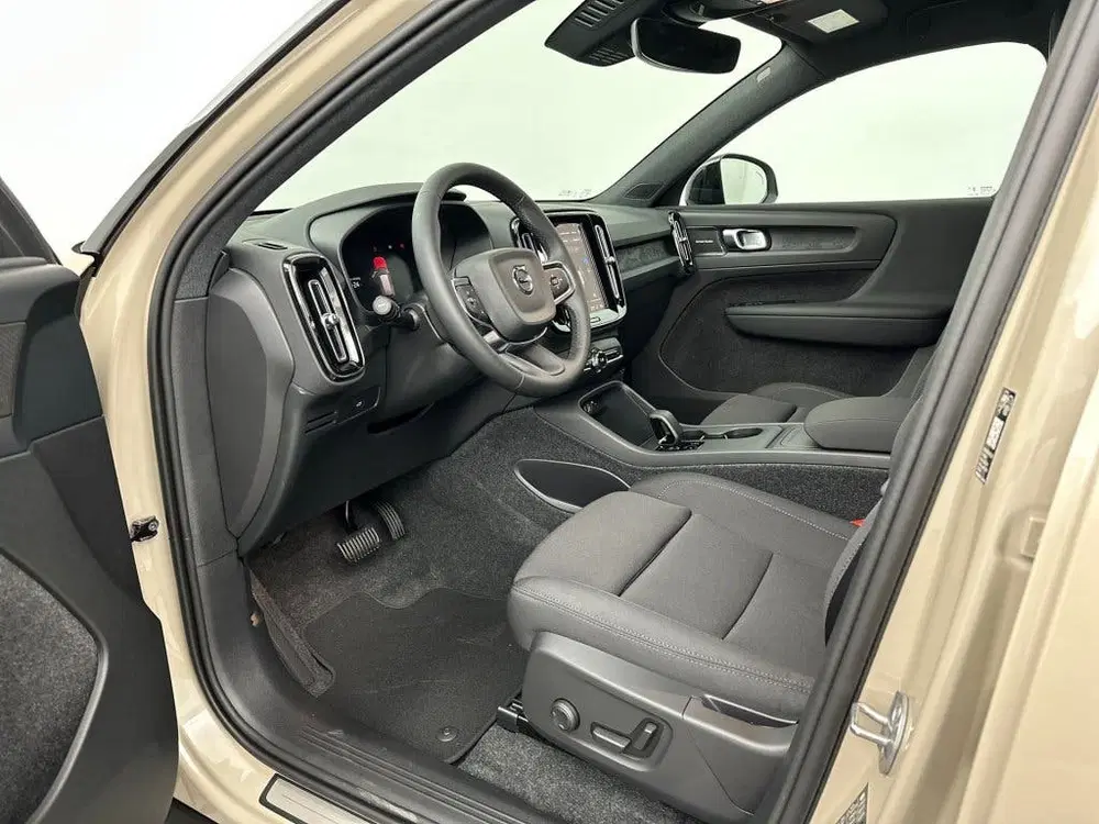 Volvo EX40 Extended Range Plus Europa Dark uit 2026, foto 15