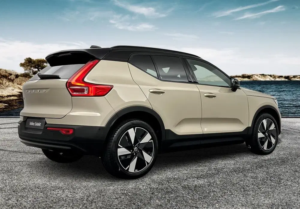 Volvo EX40 Extended Range Plus Europa Dark uit 2026, foto 3