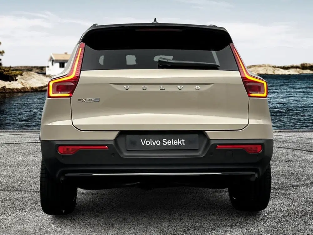 Volvo EX40 Extended Range Plus Europa Dark uit 2026, foto 5