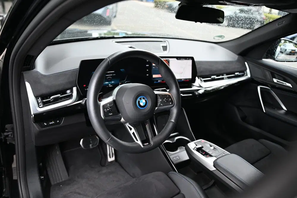 BMW iX2 eDrive20 M Sport uit 2025, foto 8