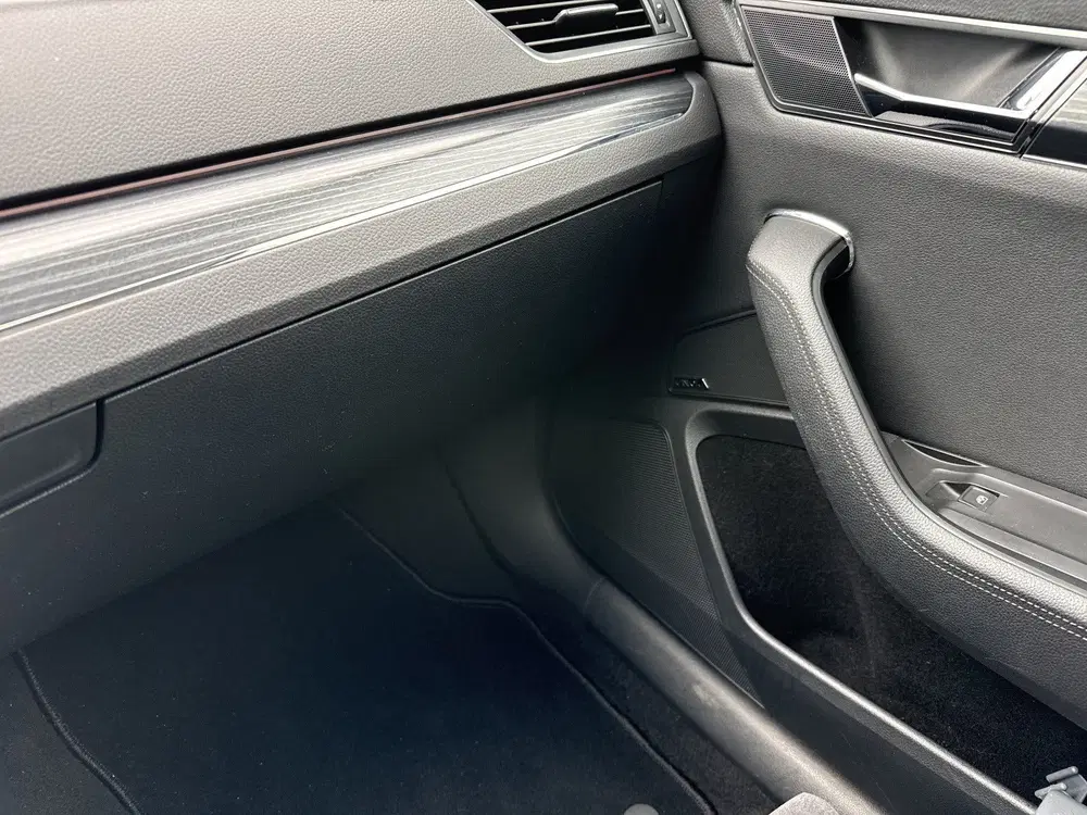 Skoda Superb iV PHEV Upgrade Bus. Edition+ SOH 95% uit 2021, foto 14