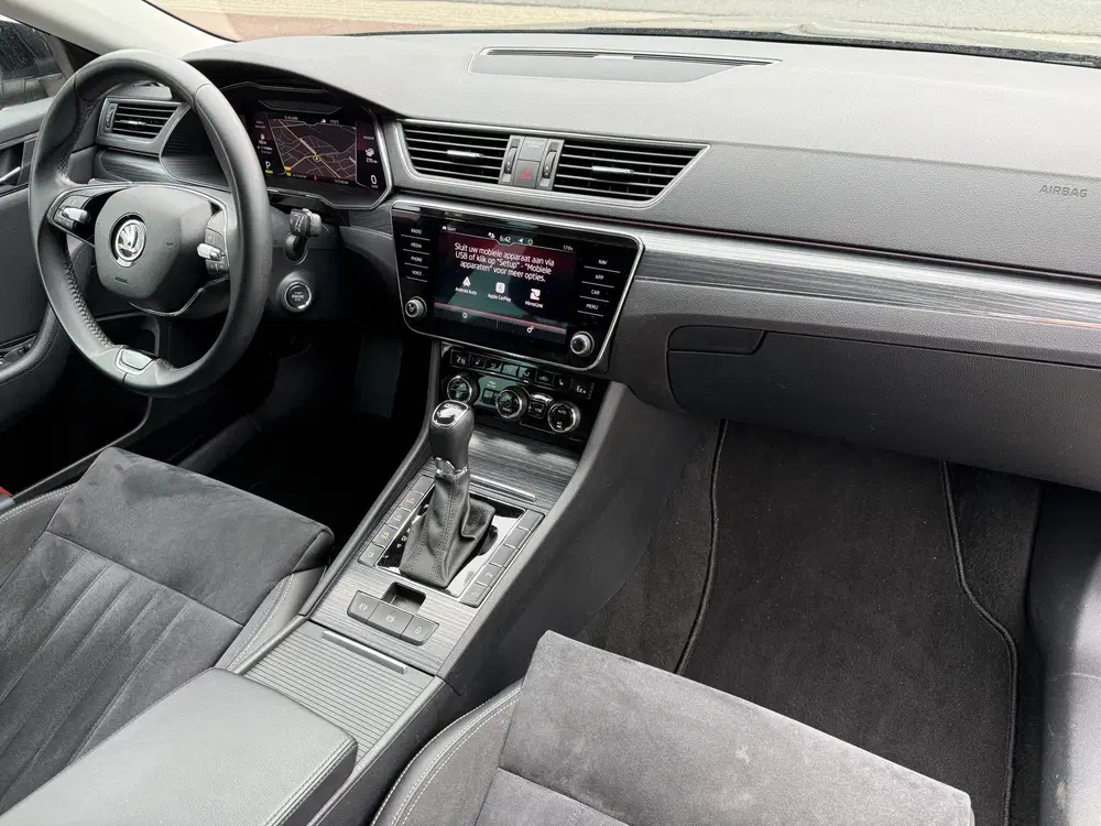 Skoda Superb iV PHEV Upgrade Bus. Edition+ SOH 95% uit 2021, foto 4