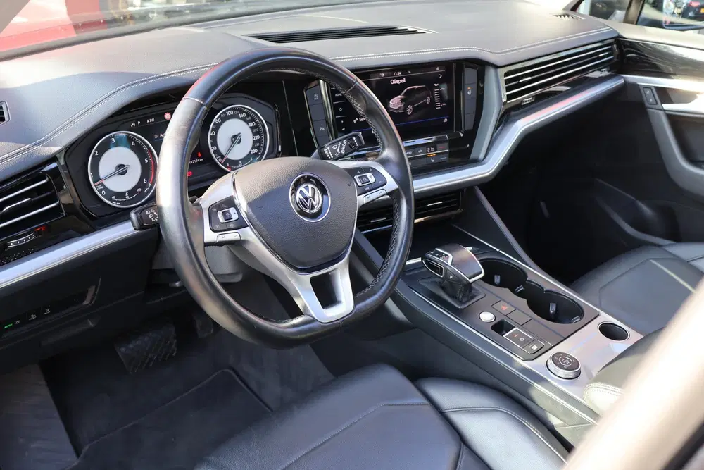 Volkswagen Touareg 3.0 TDI 4MOTION uit 2019, foto 4