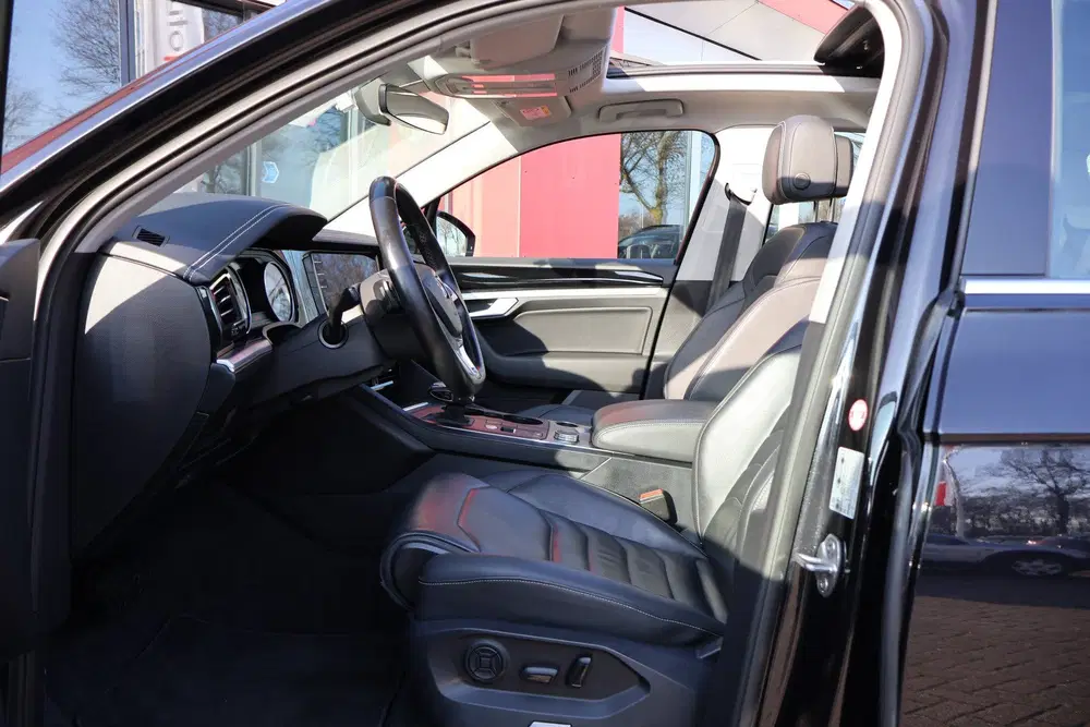 Volkswagen Touareg 3.0 TDI 4MOTION uit 2019, foto 5