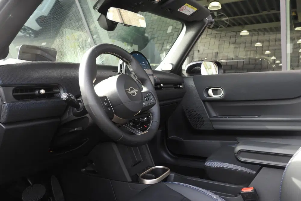 Mini Cabrio Cooper C Automaat uit 2025, foto 15