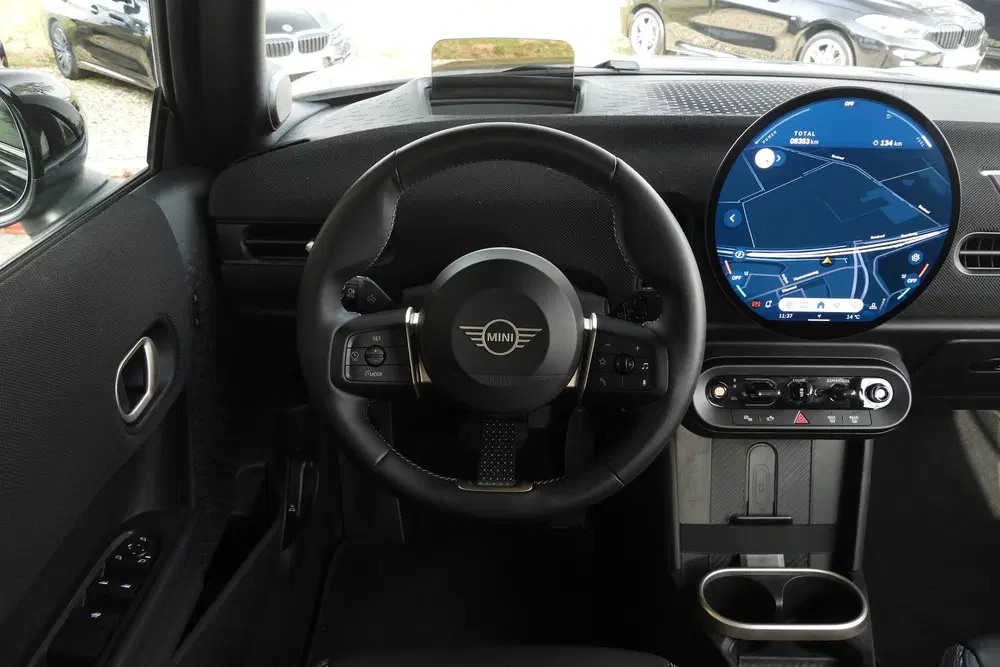 Mini Cabrio Cooper C Automaat uit 2025, foto 3