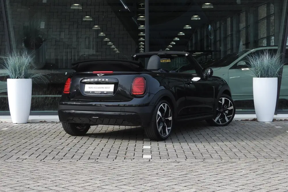 Mini Cabrio Cooper C Automaat uit 2025, foto 5