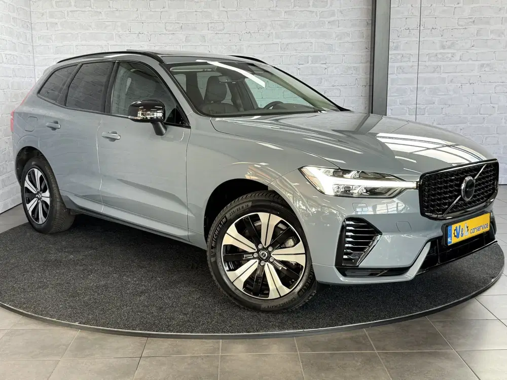 Volvo XC60 2.0 T6 Plug-in hybrid AWD Plus Dark Pano T uit 2022