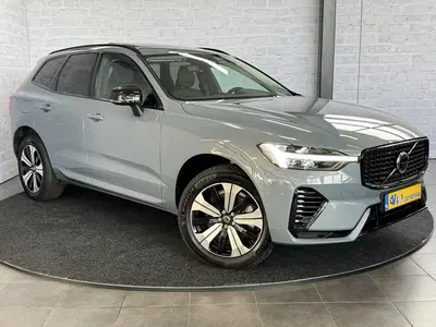 Volvo XC60 2.0 T6 Plug-in hybrid AWD Plus Dark Pano T uit 2022