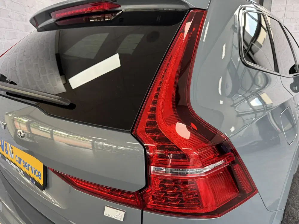 Volvo XC60 2.0 T6 Plug-in hybrid AWD Plus Dark Pano T uit 2022, foto 11