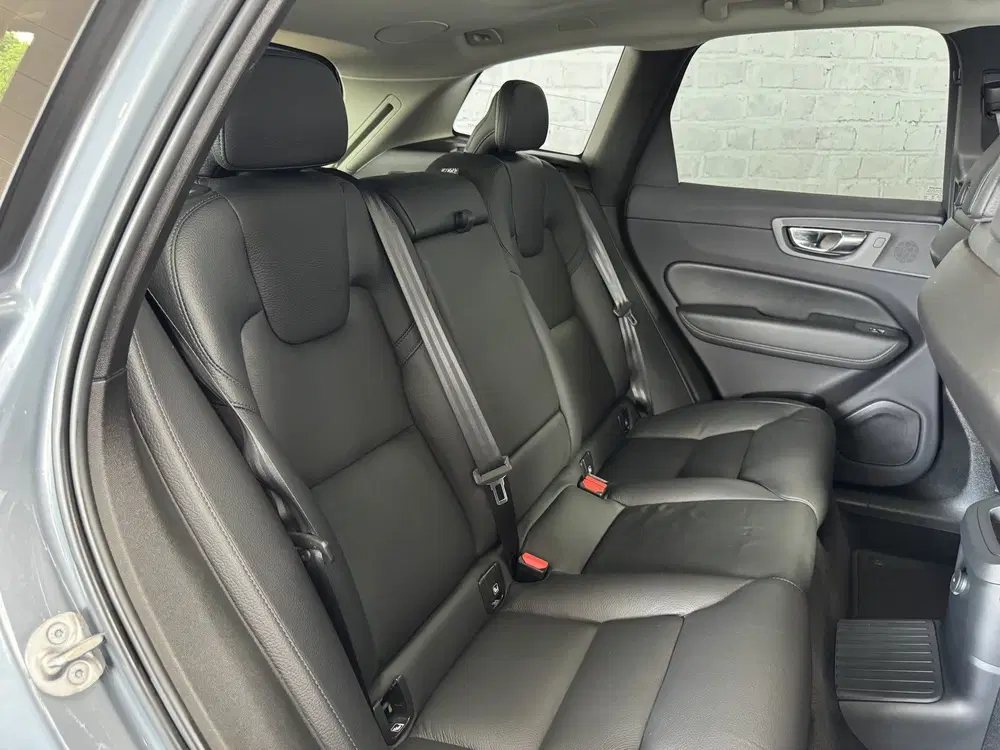 Volvo XC60 2.0 T6 Plug-in hybrid AWD Plus Dark Pano T uit 2022, foto 15