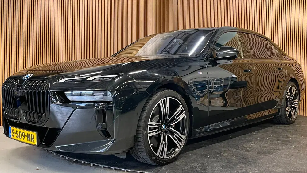 BMW i7 XDrive60 106 kWh uit 2023, foto 4