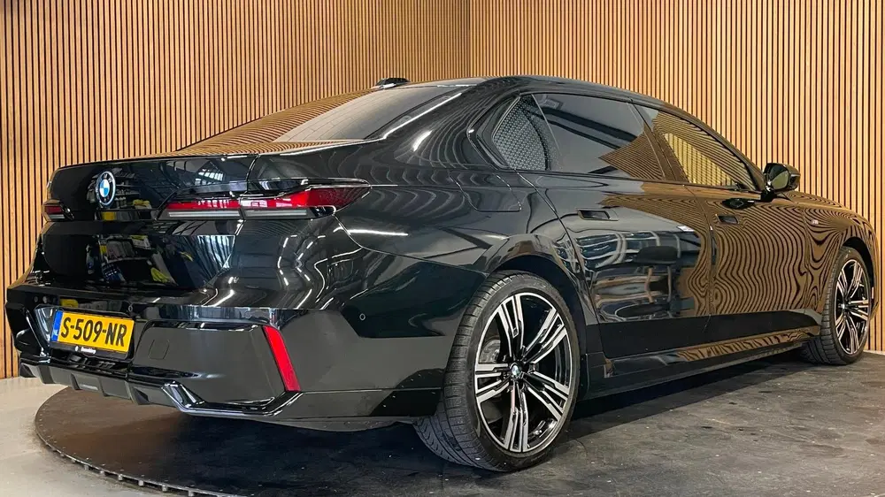 BMW i7 XDrive60 106 kWh uit 2023, foto 5