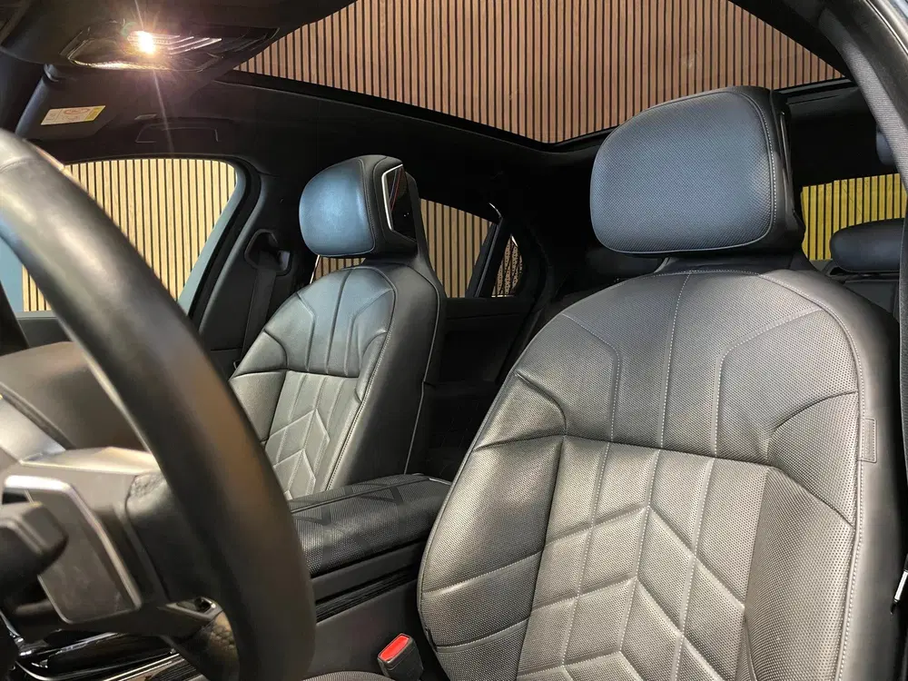 BMW i7 XDrive60 106 kWh uit 2023, foto 7