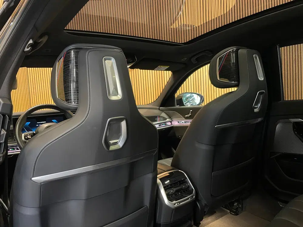 BMW i7 XDrive60 106 kWh uit 2023, foto 9