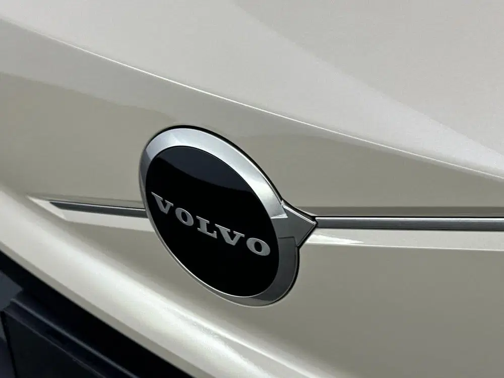 Volvo EX30 P3 Long Range Plus Europa zwart Dak uit 2026, foto 10