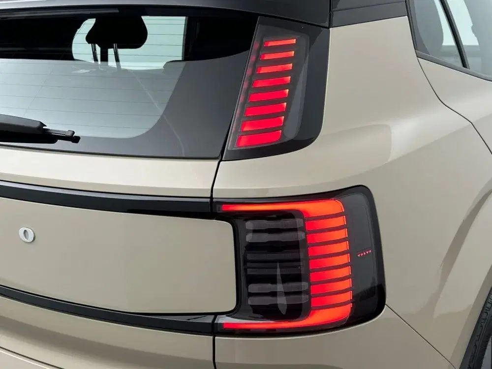 Volvo EX30 P3 Long Range Plus Europa zwart Dak uit 2026, foto 12