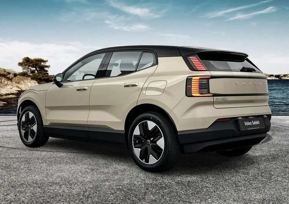 Volvo EX30 P3 Long Range Plus Europa zwart Dak uit 2026, foto 4