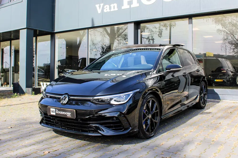 Volkswagen Golf 2.0 TSI R 4Motion PANO H&K MATRIX AKRAPOVI uit 2023