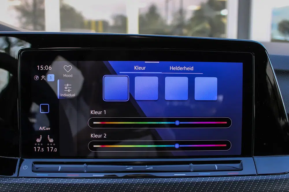 Volkswagen Golf 2.0 TSI R 4Motion PANO H&K MATRIX AKRAPOVI uit 2023, foto 13