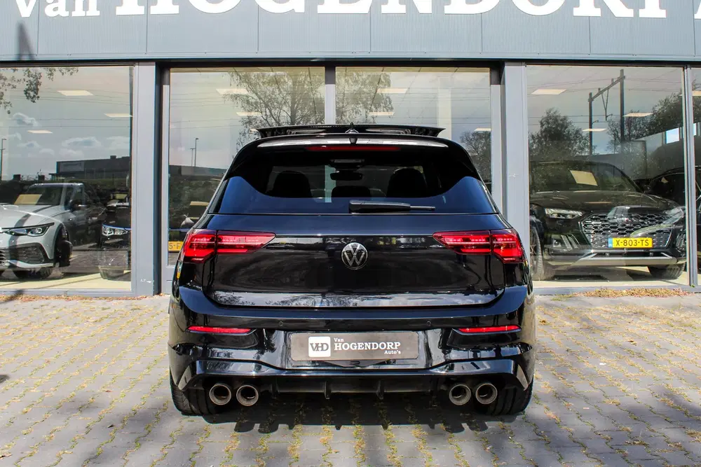 Volkswagen Golf 2.0 TSI R 4Motion PANO H&K MATRIX AKRAPOVI uit 2023, foto 6