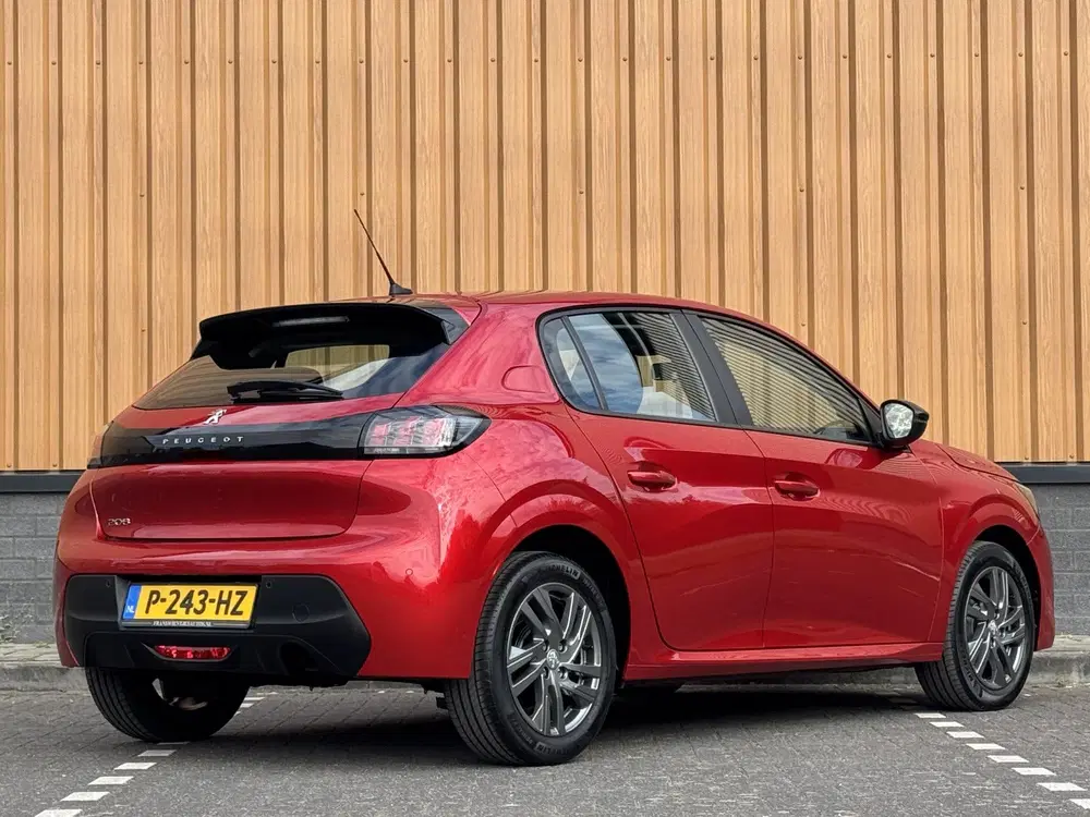 Peugeot 208 1.2 PureTech Active Pack uit 2022, foto 5