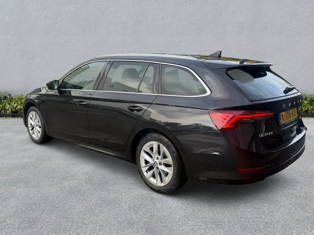Skoda Octavia 1.0 e-TSI Business Edition Plus navi dyn uit 2021, foto 4