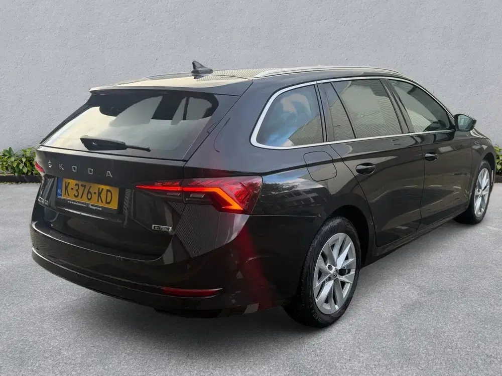 Skoda Octavia 1.0 e-TSI Business Edition Plus navi dyn uit 2021, foto 6