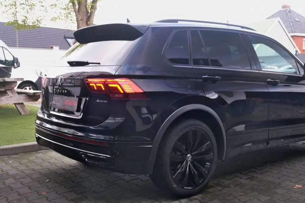 Volkswagen Tiguan 2.0 TSI R-Line 4Motion Pano uit 2022, foto 13