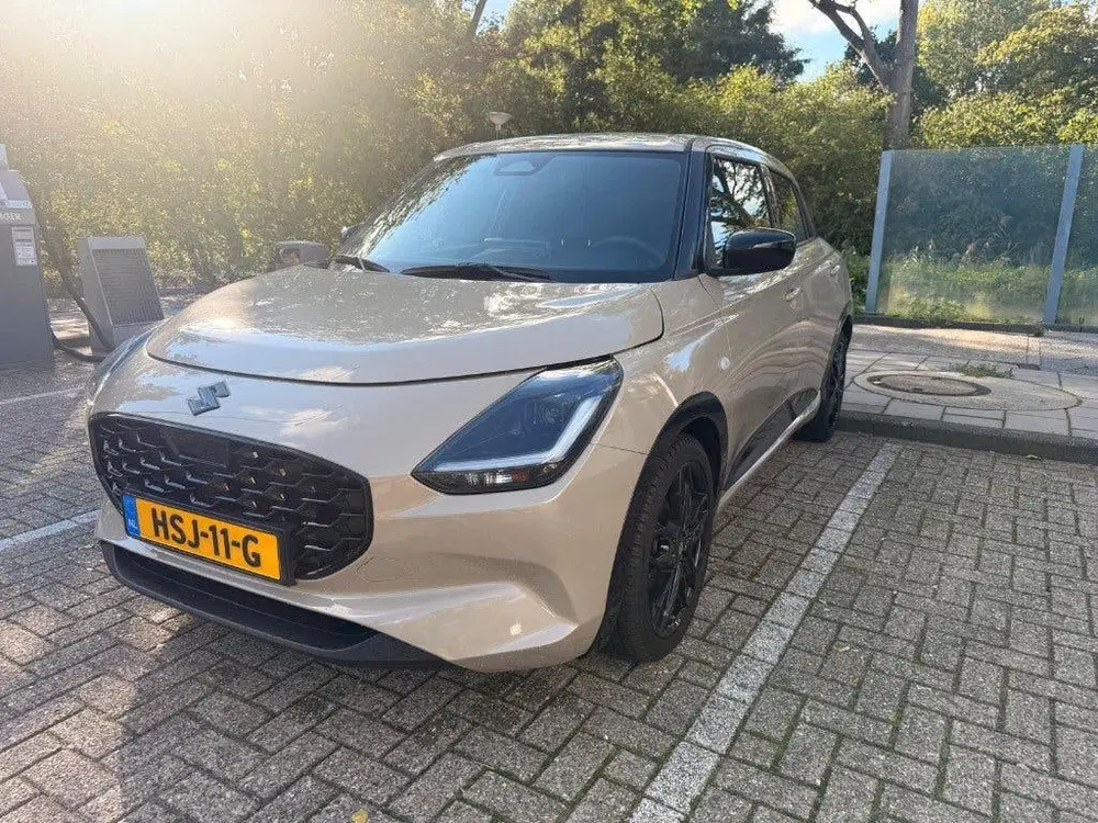 Suzuki Swift 1.2 Smart Hybrid 83pk CVT 2025 (Black Edit uit 2025, foto 3