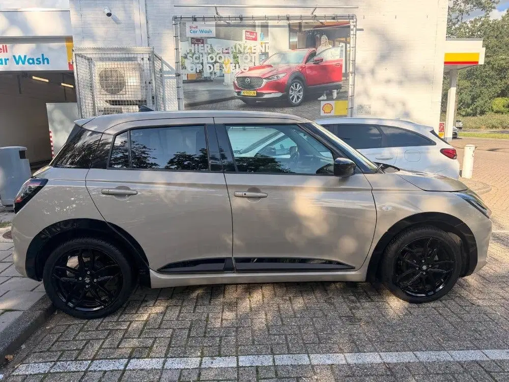 Suzuki Swift 1.2 Smart Hybrid 83pk CVT 2025 (Black Edit uit 2025, foto 5