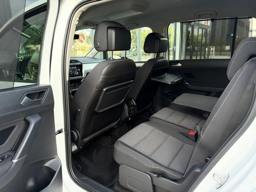 Volkswagen Touran 1.5 TSI uit 2023, foto 10