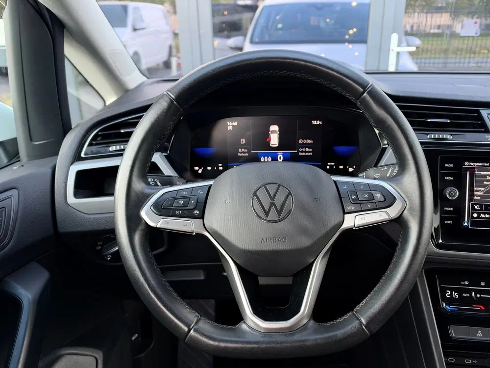 Volkswagen Touran 1.5 TSI uit 2023, foto 14