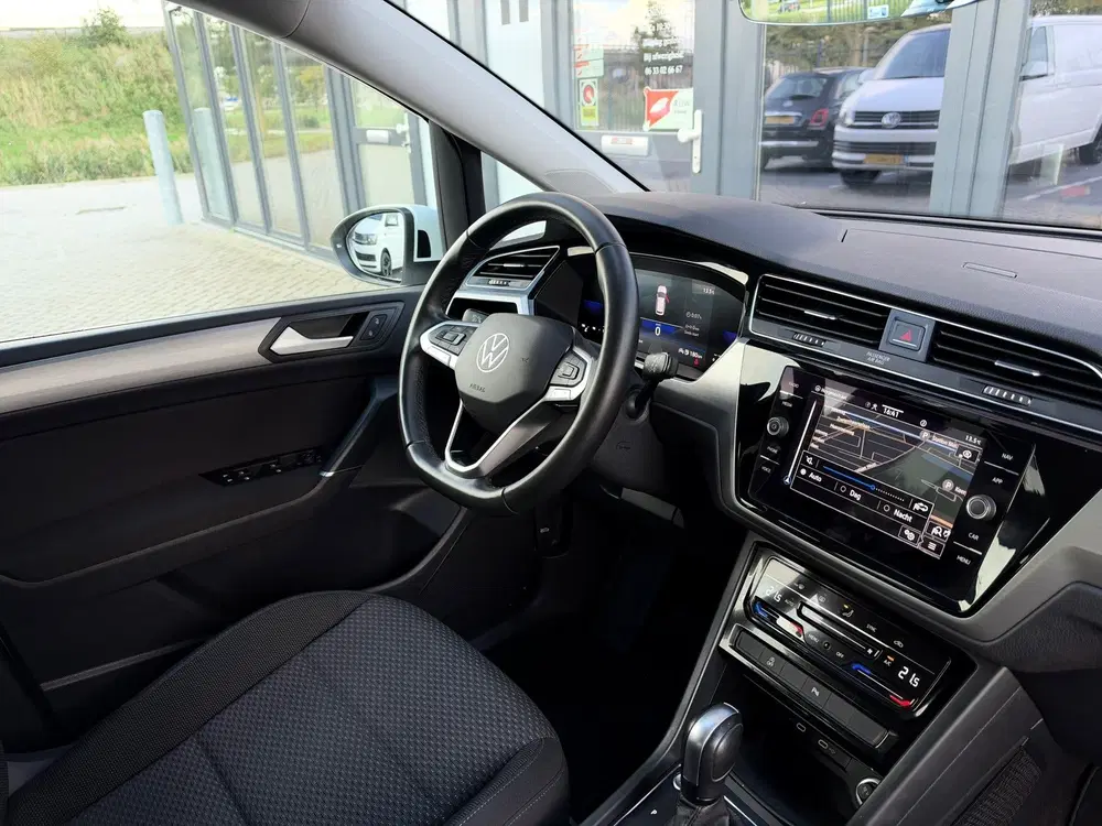 Volkswagen Touran 1.5 TSI uit 2023, foto 15