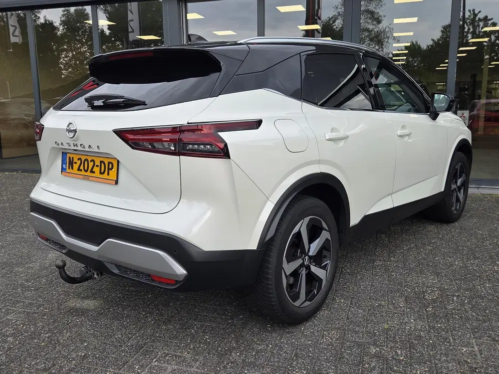 Nissan Qashqai 1.3 MHEV Xtronic Premiere Edition uit 2021, foto 2