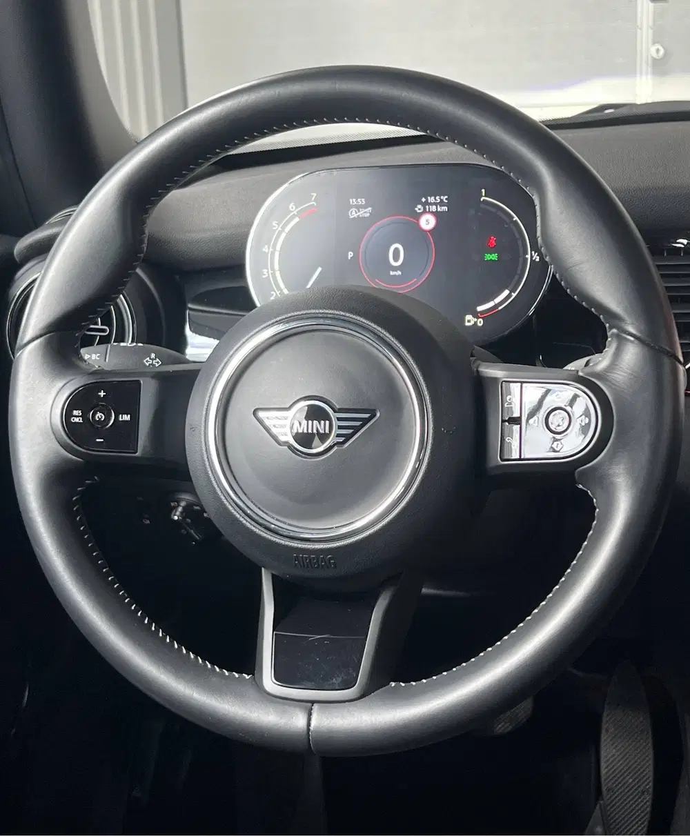 Mini Cooper 1.5 Cooper Camden Go Edition uit 2023, foto 13