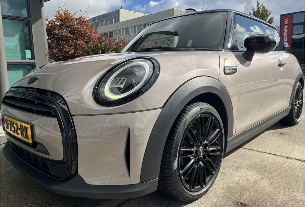 Mini Cooper 1.5 Cooper Camden Go Edition uit 2023, foto 5