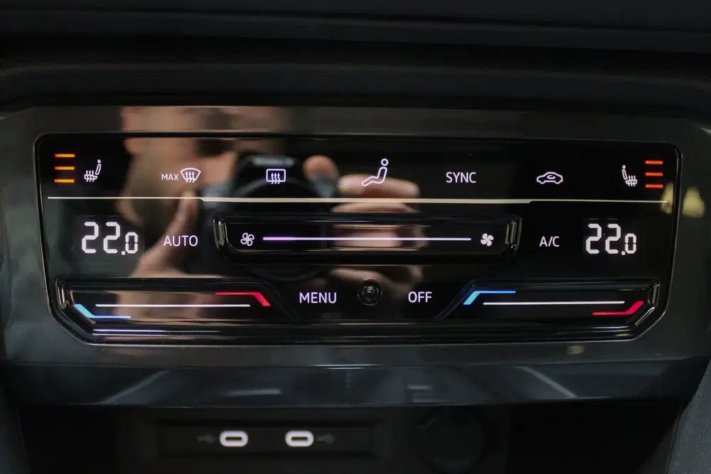 Volkswagen Tiguan 1.5 TSI R-Line Business+ PANO HUD LEER 360 uit 2023, foto 14