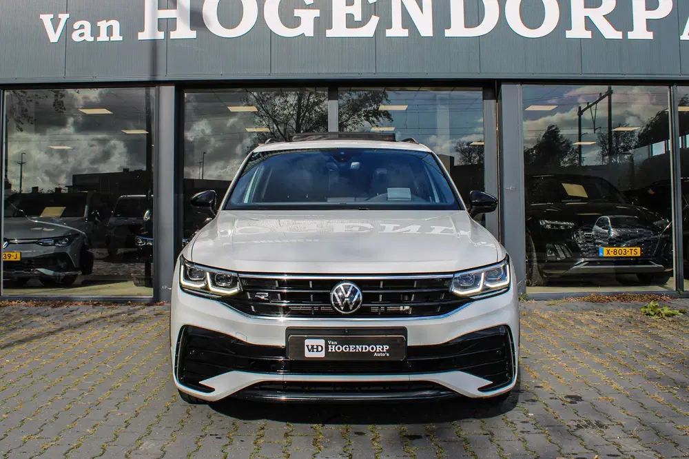 Volkswagen Tiguan 1.5 TSI R-Line Business+ PANO HUD LEER 360 uit 2023, foto 2