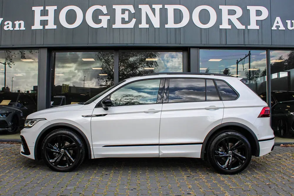 Volkswagen Tiguan 1.5 TSI R-Line Business+ PANO HUD LEER 360 uit 2023, foto 4