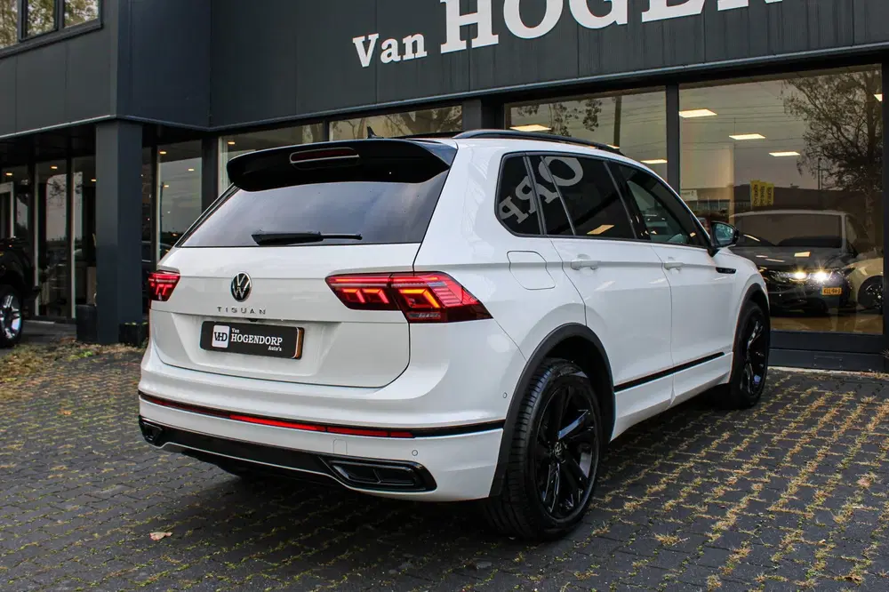 Volkswagen Tiguan 1.5 TSI R-Line Business+ PANO HUD LEER 360 uit 2023, foto 5