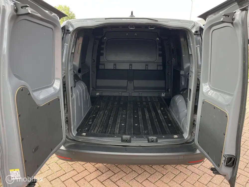 Volkswagen Caddy 1.5 TSI Automaat uit 2021, foto 5