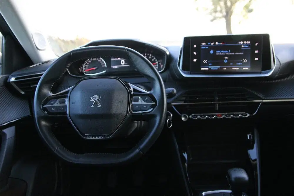 Peugeot 2008 1.2 PureTech 130 PK Allure uit 2020, foto 10