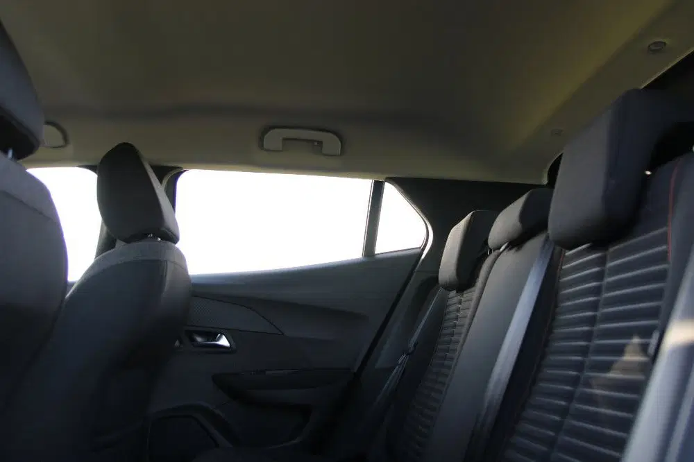 Peugeot 2008 1.2 PureTech 130 PK Allure uit 2020, foto 14