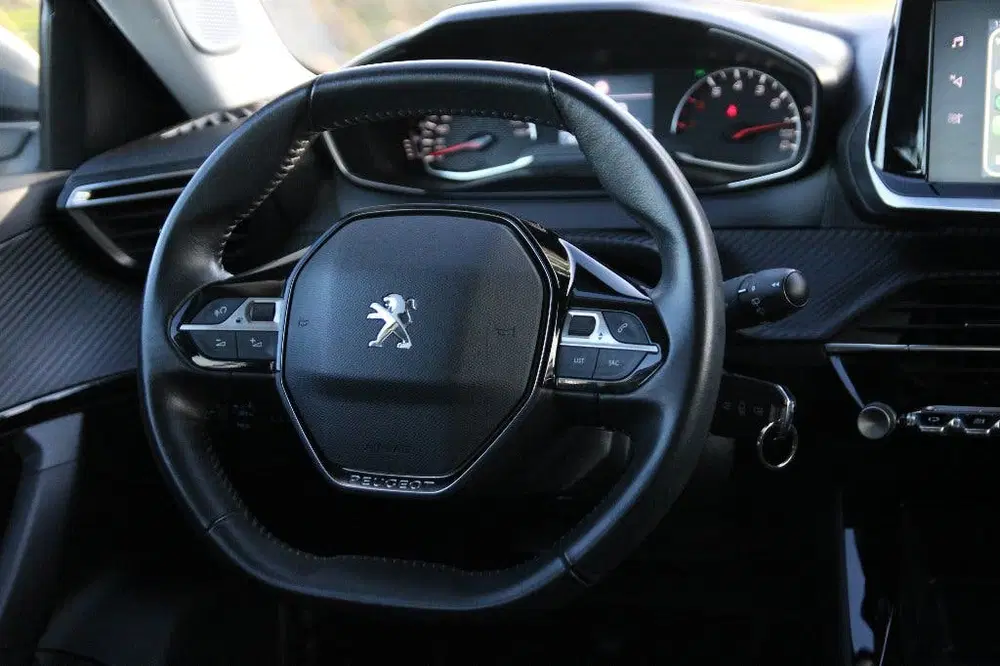 Peugeot 2008 1.2 PureTech 130 PK Allure uit 2020, foto 15