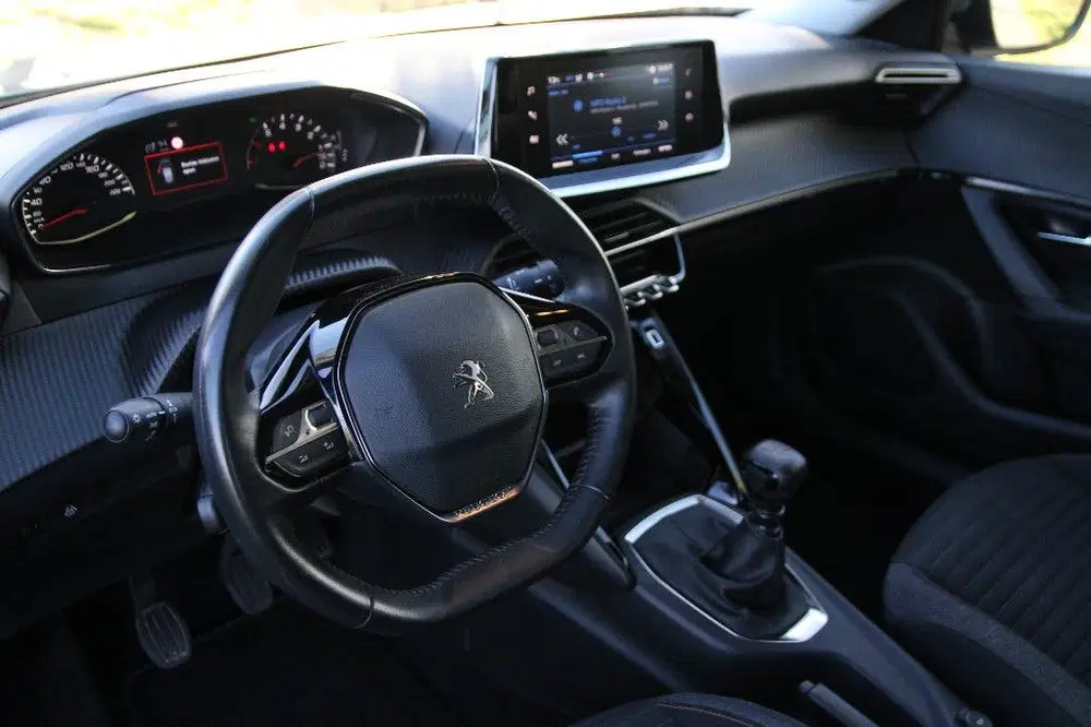 Peugeot 2008 1.2 PureTech 130 PK Allure uit 2020, foto 2